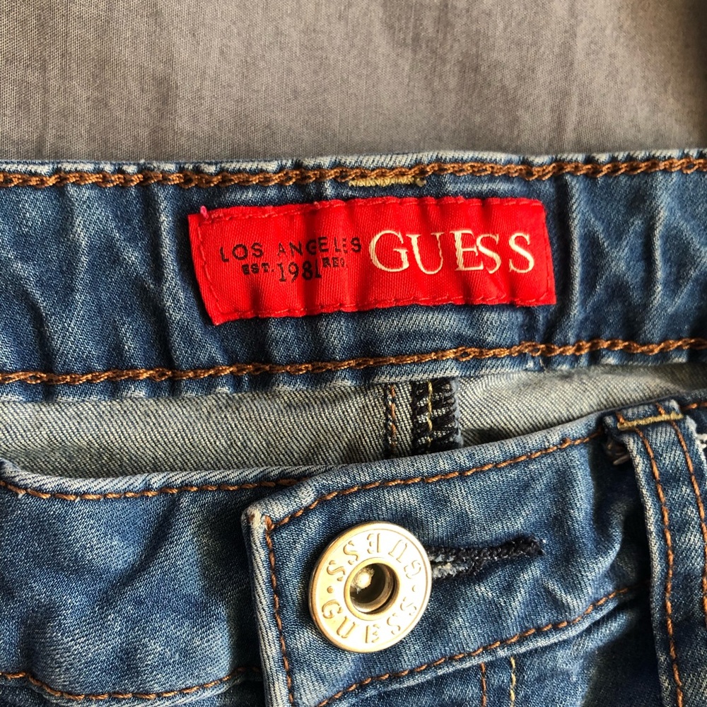 Guess Mid Rise Jeans - Picture 4 of 4